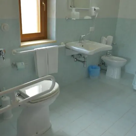 Larus Hotel