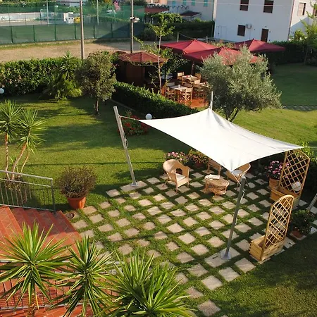 Hotel Larus 3*