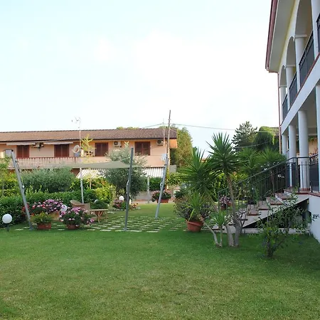 Hotel Larus 3*