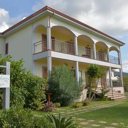 Hotel Larus 3*