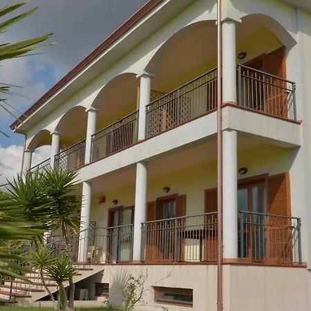 Hotel Larus