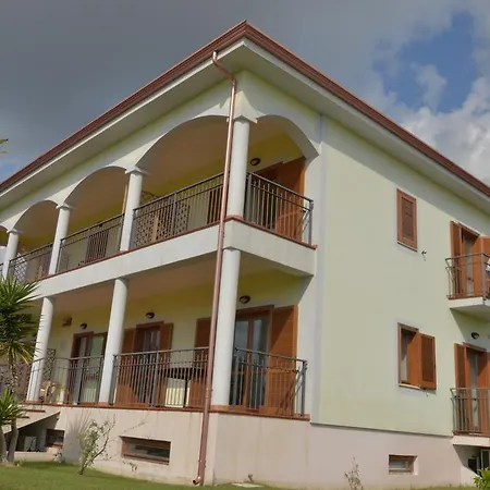 Hotel Larus 3*